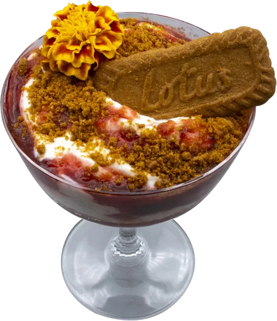 Mousse de Cocô com Biscoitos Speculoos e Coulis de Morango