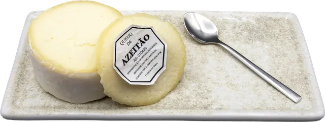 Queijo de Azeitão DOP com cesto de pães
